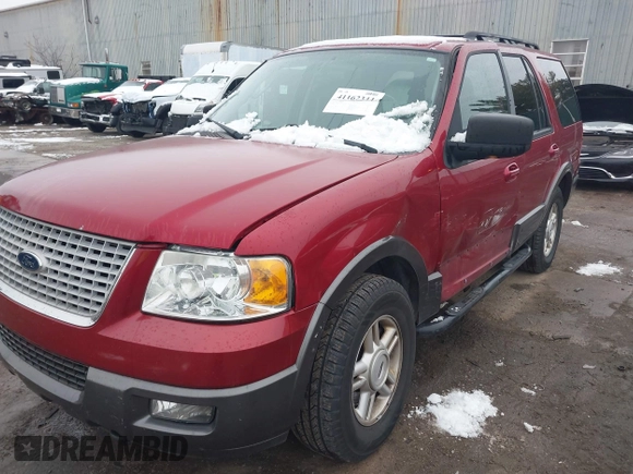 2005 Ford Expedition Special Service with VIN 1FMPU16505LA82177, listed as a IAAI auction lot 41162344 with 149,605 mi miles. Bid and sale history available at carsss.com. Image 2.