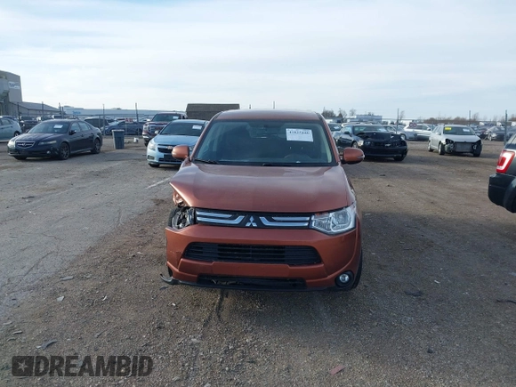 2014 Mitsubishi Outlander SE z VIN JA4AZ3A31EZ008884, wystawiony jako IAAI lot #41825440 z przebiegiem 171 232 mil mil oraz . Historia ofert i sprzedaży dostępna na DreamBid. Obrazek 12.