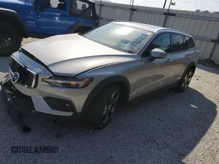 2025 Volvo V60 Cross Country Plus with VIN YV4L12WK6S2147393, listed as a Copart auction lot 48809165 with 0 mi miles and Salvage Title. Bid and sale history available at carsss.com. Image 1.