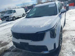 2024 Kia Sorento S z VIN 5XYRLDJC0RG275129, wystawiony jako IAAI lot #41354269 z przebiegiem 16 907 mil mil oraz . Historia ofert i sprzedaży dostępna na DreamBid. Obrazek 12.