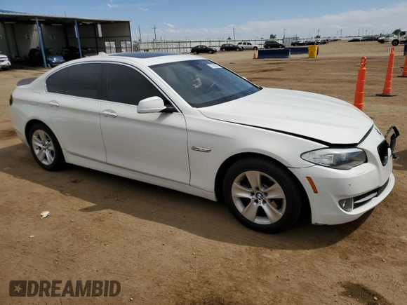2013 BMW 5 Series 528i xDrive с VIN WBAXH5C56DD111921, выставлен на аукционе Copart как лот 57354925 с пробегом 86 791 миль миль и Списание • Salvage title. История ставок и продаж доступна на DreamBid. Изображение 4.