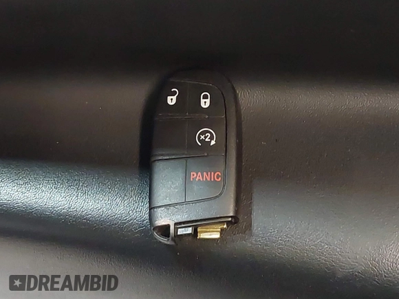 2016 Jeep Renegade Latitude with VIN ZACCJBBT7GPD01219, listed as a IAAI auction lot 41806111 with 100,807 mi miles. Bid and sale history available at carsss.com. Image 11.