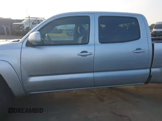 2006 Toyota Tacoma z VIN 3TMMU52N56M003428, wystawiony jako IAAI lot #41473266 z przebiegiem 227 547 mil mil oraz . Historia ofert i sprzedaży dostępna na DreamBid. Obrazek 14.