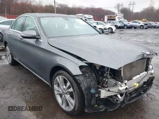 2019 Mercedes-Benz C 300 z VIN 55SWF8EBXKU291272, wystawiony jako IAAI lot #41976071 z przebiegiem 59 100 mil mil oraz . Historia ofert i sprzedaży dostępna na DreamBid. Obrazek 17.
