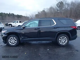 2019 Chevrolet Traverse LT Cloth with VIN 1GNEVGKWXKJ100533, listed as a IAAI auction lot 41592345 with 122,317 mi miles. Bid and sale history available at carsss.com. Image 14.