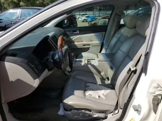2008 Cadillac STS RWD z VIN 1G6DZ67A880189536, wystawiony jako Copart lot #71026144 z przebiegiem 178 958 mil mil oraz Szkoda całkowita • Salvage title. Historia ofert i sprzedaży dostępna na DreamBid. Obrazek 7.