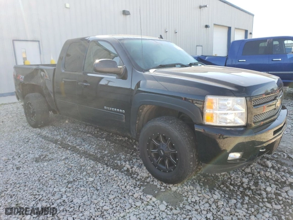 2011 Chevrolet Silverado 1500 LT with VIN 1GCRKSE30BZ380603, listed as a Copart auction lot 68045294 with 93,224 mi miles and Clean Title. Bid and sale history available at carsss.com. Image 4.