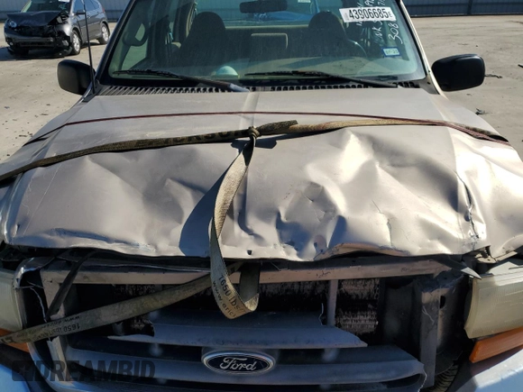 1999 Ford F-250 XL with VIN 1FTNW20S5XEF05191, listed as a Copart auction lot 43906685 with Not Provided miles and Salvage Title. Bid and sale history available at DreamBid. Image 11.