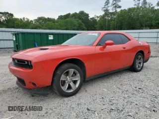 2019 Dodge Challenger SXT z VIN 2C3CDZAG0KH570715, wystawiony jako Copart lot #57389715 z przebiegiem 154 516 mil mil oraz Szkody całkowita. Historia ofert i sprzedaży dostępna na DreamBid. Obrazek 1.