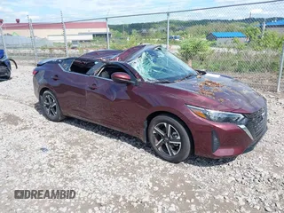 2025 Nissan Sentra SV z VIN 3N1AB8CV4SY243505, wystawiony jako IAAI lot #42214996 z przebiegiem 852 mil mil oraz . Historia ofert i sprzedaży dostępna na DreamBid. Obrazek 1.