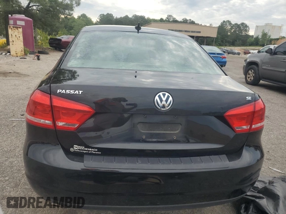 2013 Volkswagen Passat SE z VIN 1VWBH7A37DC110614, wystawiony jako Copart lot #55903665 z przebiegiem 121 117 mil mil oraz Szkoda całkowita • Salvage title. Historia ofert i sprzedaży dostępna na DreamBid. Obrazek 6.