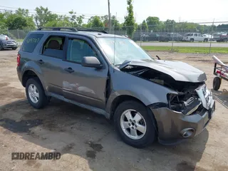 2012 Ford Escape XLT z VIN 1FMCU9DG6CKA99439, wystawiony jako IAAI lot #42497707 z przebiegiem 186 306 mil mil oraz . Historia ofert i sprzedaży dostępna na DreamBid. Obrazek 1.