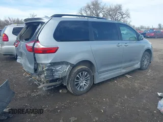 2019 Toyota Sienna XLE Auto Access Seat with VIN 5TDYZ3DC1KS002323, listed as a IAAI auction lot 41677879 with 86,470 mi miles. Bid and sale history available at carsss.com. Image 4.