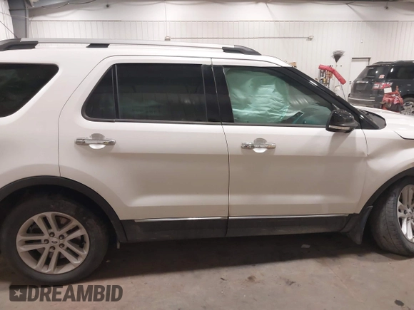2015 Ford Explorer XLT with VIN 1FM5K8D81FGA19621, listed as a IAAI auction lot 41185389 with 90,766 mi miles and . Bid and sale history available at carsss.com. Image 13.