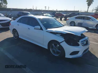 2014 Mercedes-Benz E 350 Sport z VIN WDDHF5KB4EA799057, wystawiony jako IAAI lot #40825157 z przebiegiem 146 521 mil mil oraz . Historia ofert i sprzedaży dostępna na DreamBid. Obrazek 1.