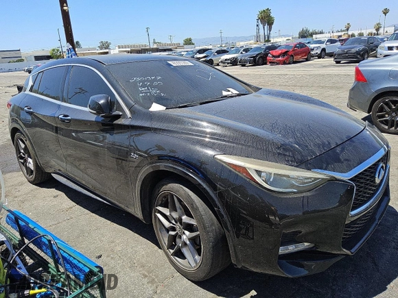 2017 Infiniti QX30 Sport with VIN SJKCH5CP6HA026634, listed as a Copart auction lot 53556035 with 91,805 mi miles and Clean title. Bid and sale history available at DreamBid. Image 4.
