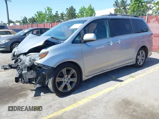 2013 Toyota Sienna SE с VIN 5TDXK3DC7DS287161, выставлен на аукционе IAAI как лот 42249232 с пробегом 168 307 миль миль и . История ставок и продаж доступна на DreamBid. Изображение 23.