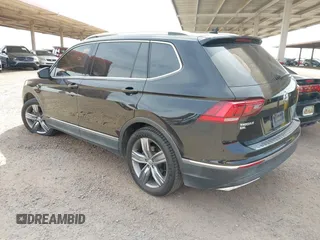 2020 Volkswagen Tiguan SE z VIN 3VV3B7AX7LM039084, wystawiony jako IAAI lot #42249016 z przebiegiem 126 763 mil mil oraz . Historia ofert i sprzedaży dostępna na DreamBid. Obrazek 3.