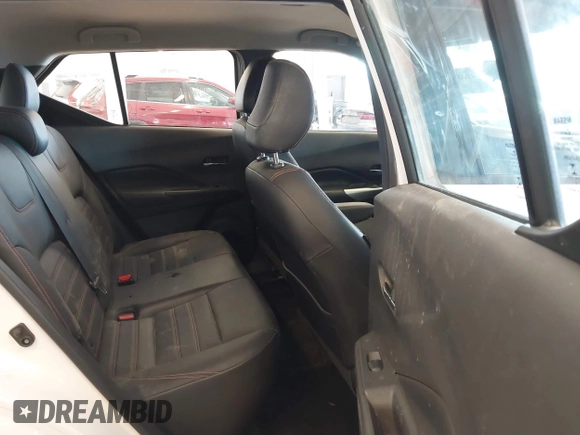 2019 Nissan Kicks SR with VIN 3N1CP5CU7KL538238, listed as a IAAI auction lot 41688621 with 40,142 mi miles. Bid and sale history available at carsss.com. Image 8.