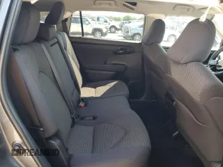 2024 Toyota Highlander LE with VIN 5TDKDRAH4RS050075, listed as a Copart auction lot 62658135 with 32,567 mi miles and Clean title. Bid and sale history available at DreamBid. Image 11.