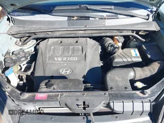 2008 Hyundai Tucson SE with VIN KM8JN12D38U734630, listed as a IAAI auction lot 40819696 with 240,265 mi miles and . Bid and sale history available at DreamBid. Image 10.