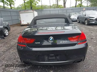 2017 BMW 6 Series 650i xDrive z VIN WBA6F7C52HD930816, wystawiony jako IAAI lot #42168478 z przebiegiem 89 191 mil mil oraz . Historia ofert i sprzedaży dostępna na DreamBid. Obrazek 16.