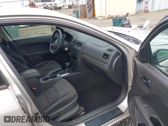 2007 Ford Fusion SE with VIN 3FAHP01167R265057, listed as a IAAI auction lot 41830234 with 193,156 mi miles. Bid and sale history available at carsss.com. Image 5.