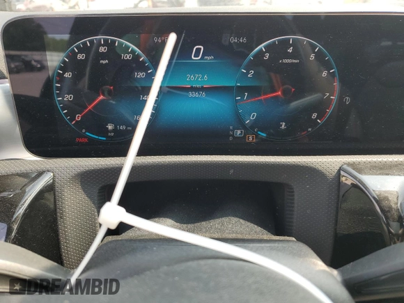 2021 Mercedes-Benz CLA 250 with VIN W1K5J4HB8MN226060, listed as a Copart auction lot 60136875 with 33,676 mi miles and Salvage title. Bid and sale history available at DreamBid. Image 9.
