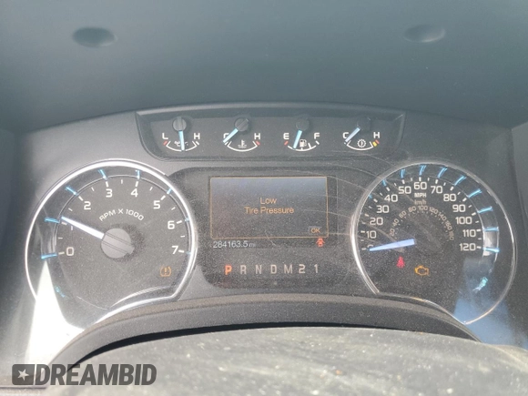 2011 Ford F-150 XL with VIN 1FTFX1CF4BFC86043, listed as a Copart auction lot 62817935 with 284,163 mi miles and Salvage title. Bid and sale history available at DreamBid. Image 9.