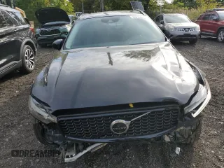 2024 Volvo XC60 Recharge Plug-In Hybrid Plus Dark Theme with VIN YV4H60DL0R1902514, listed as a Copart auction lot 84997844 with 1,302 mi miles and Salvage Title. Bid and sale history available at carsss.com. Image 5.