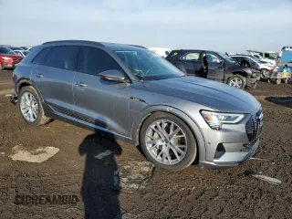 2021 Audi e-tron Prestige z VIN WA1VAAGE7MB017523, wystawiony jako Copart lot #36704493 z przebiegiem 8 204 mil mil oraz . Historia ofert i sprzedaży dostępna na DreamBid. Obrazek 4.