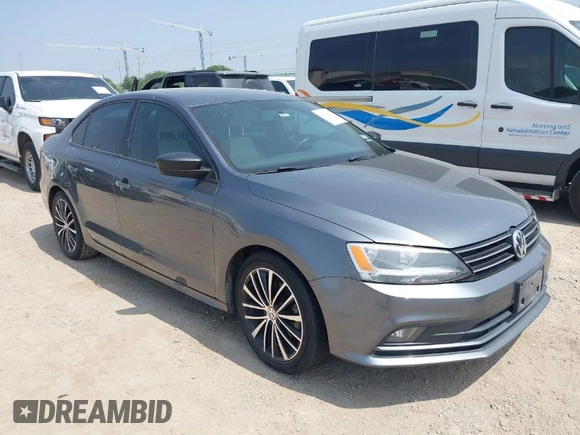 2015 Volkswagen Jetta SE с VIN 3VWD17AJ7FM325519, выставлен на аукционе IAAI как лот 41934201 с пробегом 139 167 миль миль и . История ставок и продаж доступна на DreamBid. Изображение 1.
