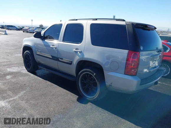 2007 GMC Yukon SLE with VIN 1GKFC13J37J115700, listed as a IAAI auction lot 41389752 with 191,701 mi miles. Bid and sale history available at carsss.com. Image 3.