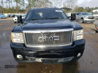 2007 GMC Sierra Denali z VIN 2GTEK638871647619, wystawiony jako Copart lot #87850375 z przebiegiem 158 019 mil mil oraz Szkody całkowita. Historia ofert i sprzedaży dostępna na DreamBid. Obrazek 5.