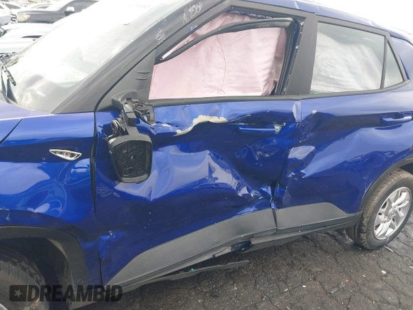 2021 Hyundai Venue SE with VIN KMHRB8A35MU114482, listed as a IAAI auction lot 41499660 with 77,166 mi miles and . Bid and sale history available at DreamBid. Image 6.