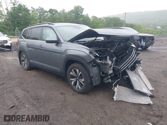 2024 Volkswagen Atlas SE with VIN 1V2LR2CA8RC514627, listed as a IAAI auction lot 42314638 with 18,722 mi miles and . Bid and sale history available at DreamBid. Image 1.