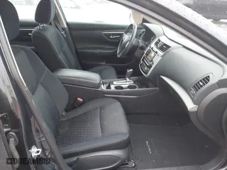 2018 Nissan Altima 2.5 SR with VIN 1N4AL3AP3JC165989, listed as a IAAI auction lot 41490589 with 84,879 mi miles. Bid and sale history available at carsss.com. Image 5.