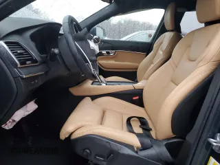 2025 Volvo XC90 Plug-In Hybrid Ultra z VIN YV4H60PFXS1305589, wystawiony jako Copart lot #48111435 z przebiegiem Nie podano mil oraz Szkoda całkowita • Salvage title. Historia ofert i sprzedaży dostępna na DreamBid. Obrazek 7.