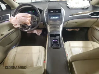 2015 Lincoln MKZ z VIN 3LN6L2J92FR624638, wystawiony jako Copart lot #57158245 z przebiegiem 150 045 mil mil oraz Szkoda całkowita • Salvage title. Historia ofert i sprzedaży dostępna na DreamBid. Obrazek 8.