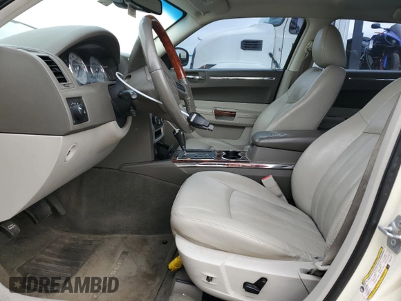 2008 Chrysler 300 C with VIN 2C3KK63H98H237217, listed as a Copart auction lot 86770414 with 184,520 mi miles and Clean Title. Bid and sale history available at carsss.com. Image 7.