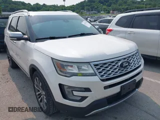 2016 Ford Explorer Platinum z VIN 1FM5K8HT8GGD24792, wystawiony jako IAAI lot #42387646 z przebiegiem 118 922 mil mil oraz . Historia ofert i sprzedaży dostępna na DreamBid. Obrazek 1.
