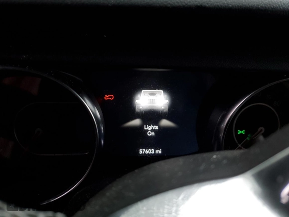 2021 Jeep Wrangler Unlimited Sahara High Altitude z VIN 1C4HJXEN6MW751197, wystawiony jako Copart lot #81239954 z przebiegiem 57 603 mil mil oraz Szkoda całkowita • Salvage title. Historia ofert i sprzedaży dostępna na DreamBid. Obrazek 9.
