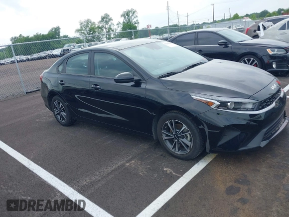 2024 Kia Forte LXS z VIN 3KPF24AD5RE704650, wystawiony jako IAAI lot #42288244 z przebiegiem 26 077 mil mil oraz . Historia ofert i sprzedaży dostępna na DreamBid. Obrazek 13.