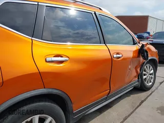 2020 Nissan Rogue SV z VIN JN8AT2MT0LW010383, wystawiony jako IAAI lot #42357191 z przebiegiem 156 116 mil mil oraz . Historia ofert i sprzedaży dostępna na DreamBid. Obrazek 12.