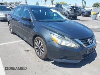 2017 Nissan Altima SV z VIN 1N4AL3AP2HC263938, wystawiony jako IAAI lot #42489533 z przebiegiem 124 330 mil mil oraz . Historia ofert i sprzedaży dostępna na DreamBid. Obrazek 1.