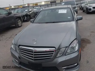 2013 Mercedes-Benz E-Class E 350 Luxury with VIN WDDHF8JB2DA722799, listed as a IAAI auction lot 41766797 with 87,646 mi miles. Bid and sale history available at carsss.com. Image 12.