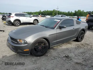 2010 Ford Mustang V6 с VIN 1ZVBP8AN8A5173733, выставлен на аукционе Copart как лот 56550295 с пробегом 217 597 миль миль и Чистый • Clean title. История ставок и продаж доступна на DreamBid. Изображение 1.