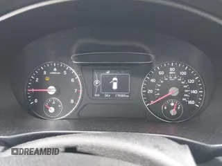 2018 Kia Sorento LX z VIN 5XYPG4A34JG378652, wystawiony jako IAAI lot #41802804 z przebiegiem 178 369 mil mil oraz . Historia ofert i sprzedaży dostępna na DreamBid. Obrazek 7.