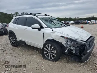 2024 Toyota Corolla Cross XLE z VIN 7MUDAAAG4RV102983, wystawiony jako Copart lot #50891575 z przebiegiem 12 023 mil mil oraz Szkoda całkowita • Salvage title. Historia ofert i sprzedaży dostępna na DreamBid. Obrazek 4.