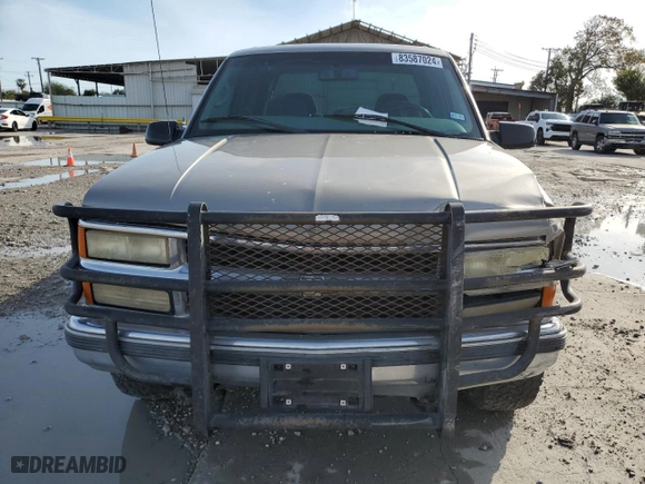 2000 Chevrolet C/K 3500 Crew Cab with VIN 1GCGC33R3YF516072, listed as a Copart auction lot 83587024 with NaN miles and Salvage Title. Bid and sale history available at carsss.com. Image 5.